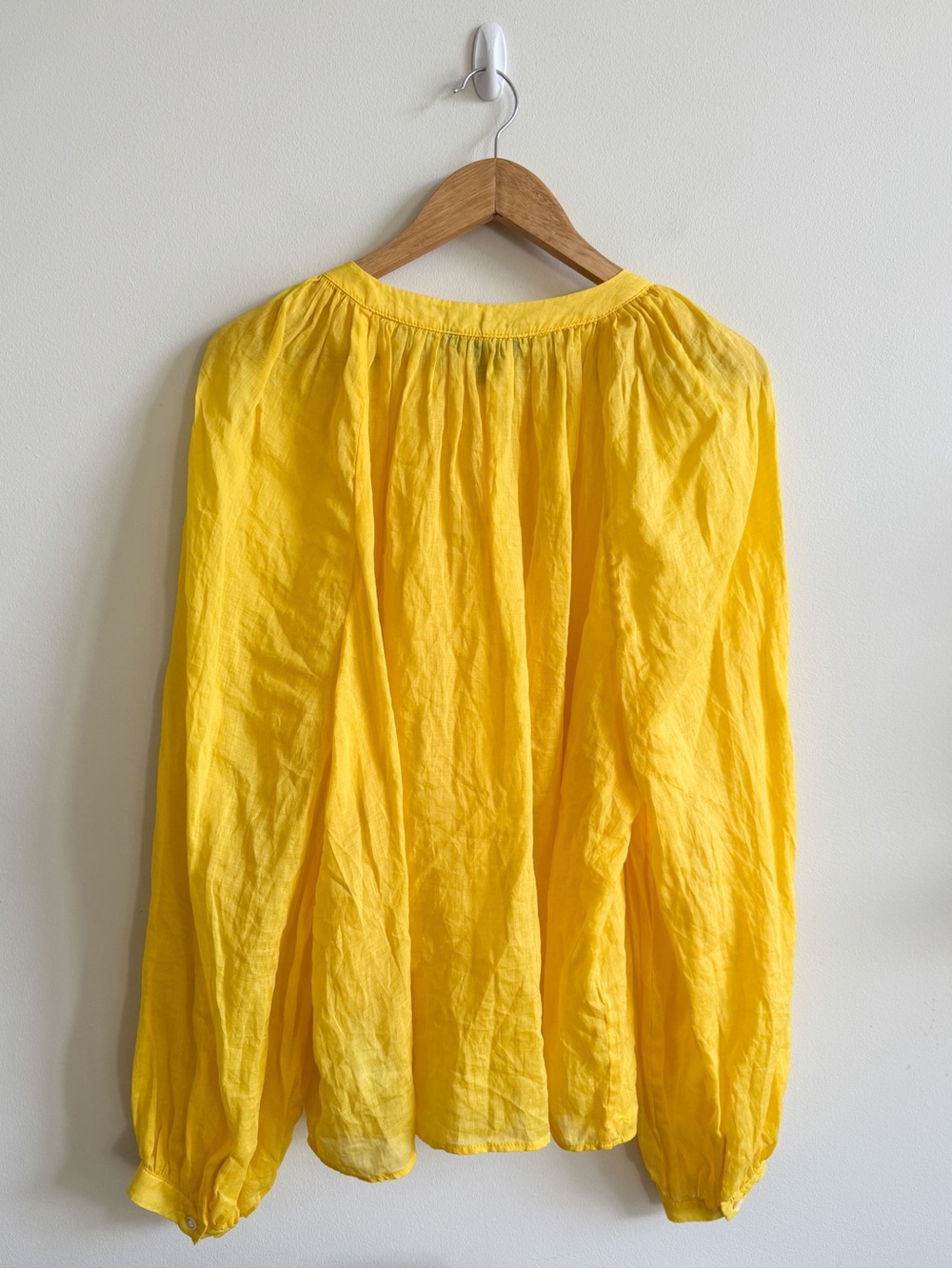 BANANA REPUBLIC • Ramie Balloon Sleeve Blouse in Yellow Umbrella - Picture 6 of 10